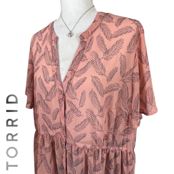 ❌SOLD❌Torrid Lexie Babydoll Chiffon Tunic Pink Feather Print Plus 2 18 to 20 2X - Picture 3 of 17